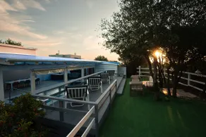 Cozy Pool & Spa Suite with a garden - Image 2