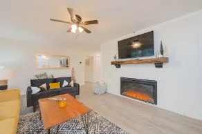 ~The BeeHive! | New 4 Bedroom Listing Next to CNU! - Image 2