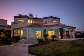 Oceanfront Villa with three bedrooms plus one - Image 4