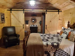 The Banty Rooster - A Couples Getaway in the Mountains of East Tennessee - Image 5