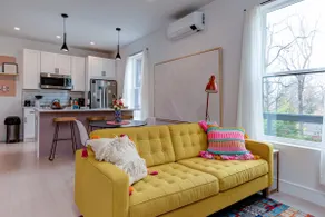 Colorful modern suite near Blue Ridge Parkway and Biltmore - Image 4