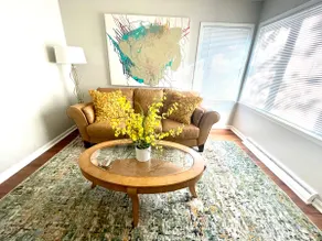 *Charming beauty, great location 2 Bedrooms - Image 2