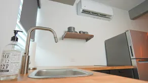 Distinctive Apt: Clutter-Free & Fully Equipped - Image 3