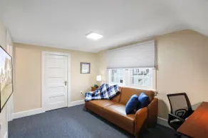 Patty's Place - Private and Convenient EV-Friendly Apartment near Downtown - Image 2
