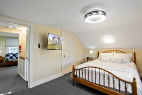 Patty's Place - Private and Convenient EV-Friendly Apartment near Downtown - Image 3