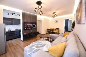 Noir, 2 bedroom apartment in the heart of the city - Image 4