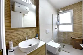Noir, 2 bedroom apartment in the heart of the city - Image 5