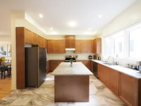 Lovely Three Bedroom Homes in Great Toronto Area - Image 4