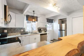 Vermont Getaway! Newly renovated! - Image 3