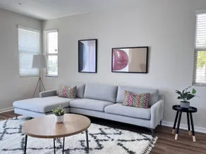 UCI 10 min Luxury safe condo with gated community - Image 3