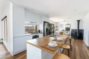 Pet Friendly | Wood Fireplace | Secure Garden - Image 2