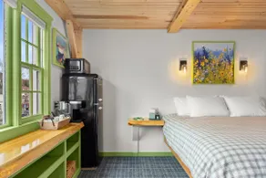 Mount Battie Room: Downtown Camden Hotel - Image 5