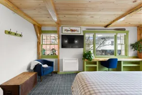 Mount Battie Room: Downtown Camden Hotel - Image 2