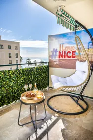 Nice/Luxurious 2p terrace sea view, 100 m from the beaches. - Image 5