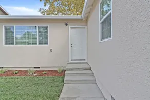 Home away from home 2 bedroom house with 1 bath - Image 4