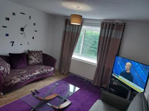 Super 2 bed, for 6, free parking - Image 2