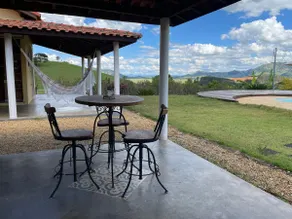 Country house with pool and barbecue area - Image 4