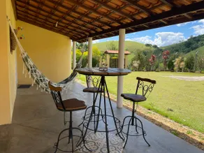 Country house with pool and barbecue area - Image 5