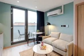 Milton Keynes | Studio with Balcony (Sleeps 4) - Image 2