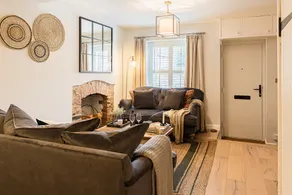 Luxury Cotswolds Townhouse with Scandinavian Soul - Image 5