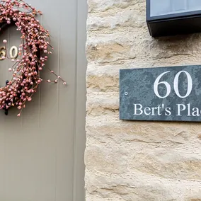 Luxury Cotswolds Townhouse with Scandinavian Soul - Image 2