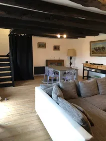 Stone house with fireplace - Image 5