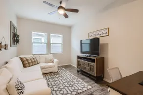 Lux Living/100% Solar/Modern - Image 3