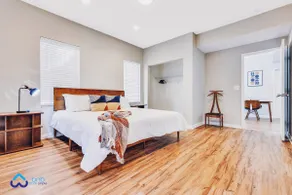 Historic 6BR Duplex near Beltline - Image 5