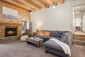 Centrally located, fireplaces, Pets OK, Quiet - Image 4