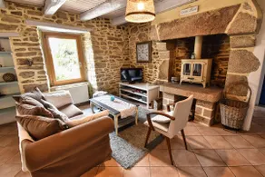 ”Aux volets bleus”, Breton house with garden - Image 3