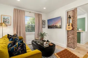 Richmond Heartthrob: A Stylish River City Retreat! - Image 3