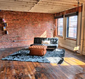 The Travelers Suite/Feathered Nest Downtown - Image 3