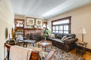 Charming 2-Bedroom Historic Apt Near Zoo & Dtwn - Image 2
