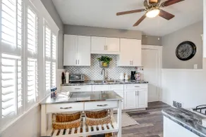 Charming 2-Bedroom Historic Apt Near Zoo & Dtwn - Image 4