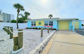 Sunny Beach Bungalow! - Image 2