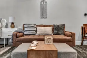 Detached Studio in Walkable Melrose - Image 2