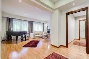 Exclusive Apartment in Eur Lake - Image 5