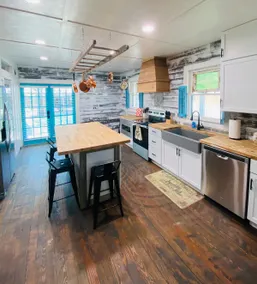 Hackberry House - Image 3
