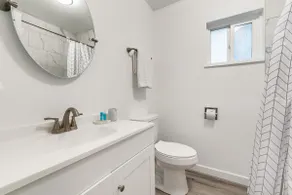 Lovely 1BR Private Downtown Hub - 10 - Image 4