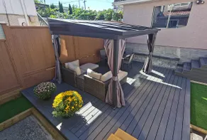 Private Modern Suite - Central Location - Image 4