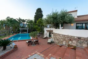 Prestigious Villa in Taormina with a pool and jacuzzi - Image 4