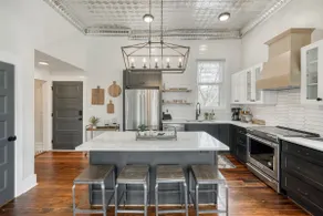 The Baxter 1 brm Luxury Downtown Jefferson Condo - Image 4
