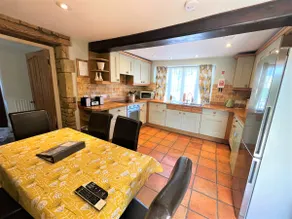 Cosy Cottage in Bourton-on-the-Water + parking - Image 4