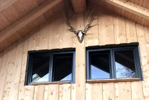 Chalet / natural log house with hot tub and barrel sauna - Image 3