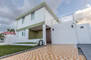 The Haus - entire house with private pool - Image 5