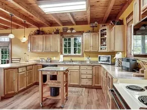 Entire Chalet! Hot Tub! Vaulted Timber Ceiling! AC - Image 5