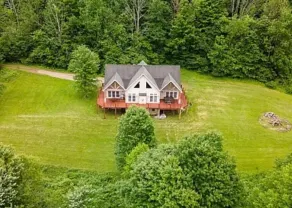 Entire Chalet! Hot Tub! Vaulted Timber Ceiling! AC - Image 2