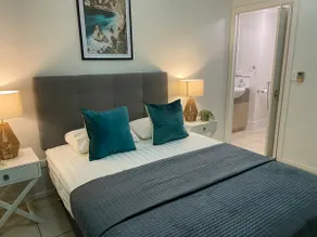 Lakeside Central Apartment - Image 3