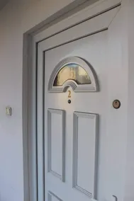 Cozy nest with free parking - Image 2