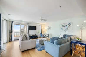 Waterfront Penthouse! 4bd/4Bth, 3000 sqft, 2 Decks - Image 2